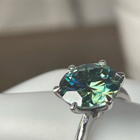 Clearance‼️3ct Green Diamond Ring. Silver 925 - Picture 10 of 11